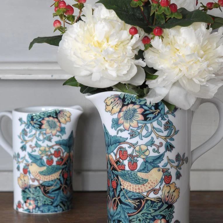 Spode Morris & Co Strawberry Thief Jug 1.5 Pint 2 Spode Morris & Co Strawberry Thief Jug 1.5 Pint - Image 2